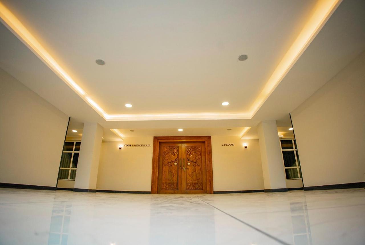 Kkm International Hotel Kuzhittura Exterior photo